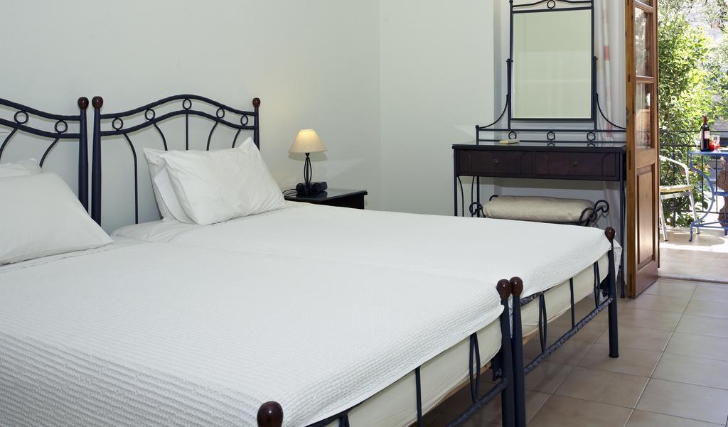 Anniska Hotel Kardhamili Ngoại thất bức ảnh