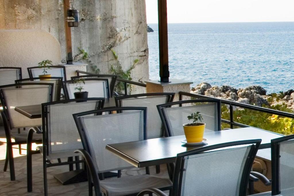 Anniska Hotel Kardhamili Ngoại thất bức ảnh